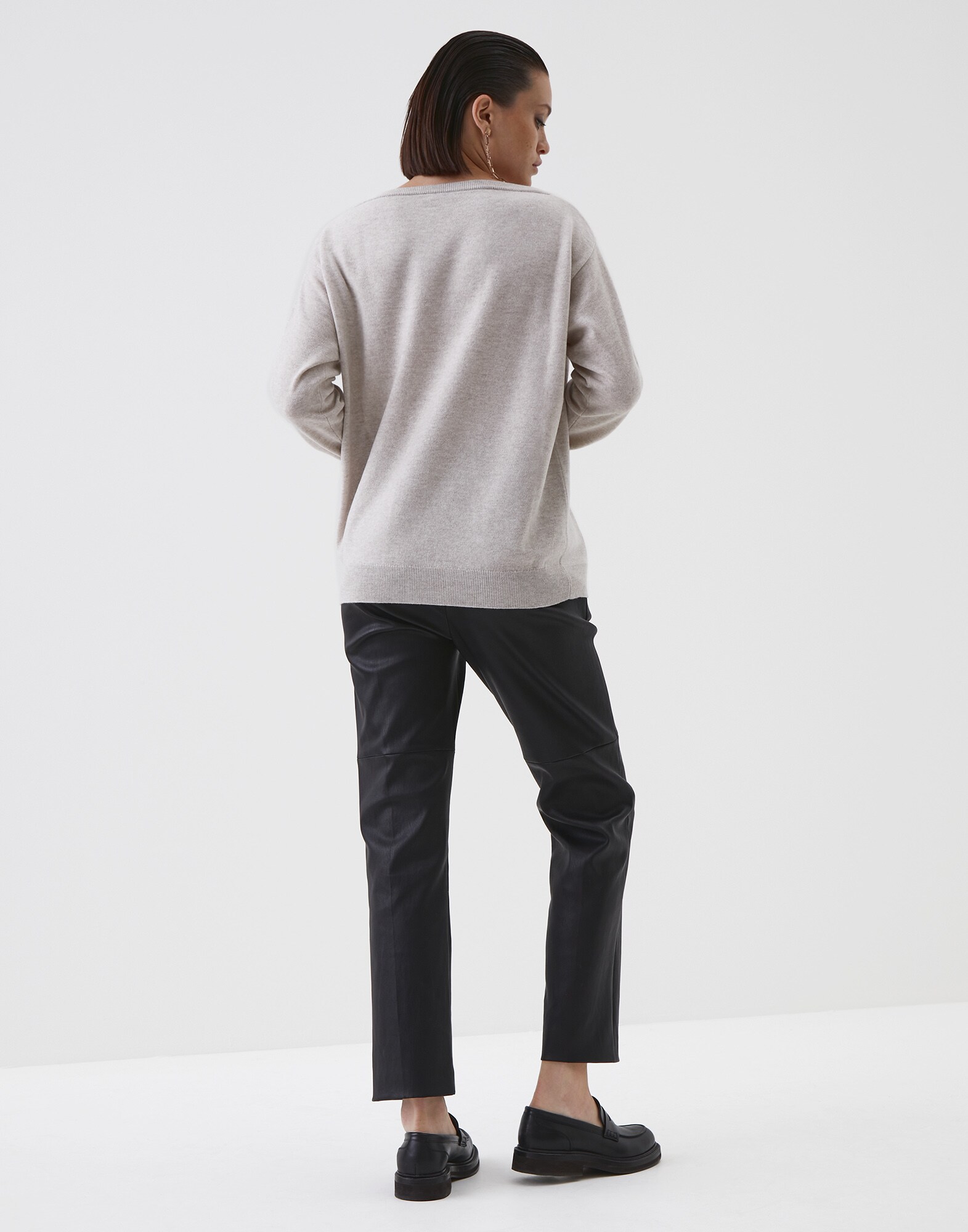 Scoop Neck - Back