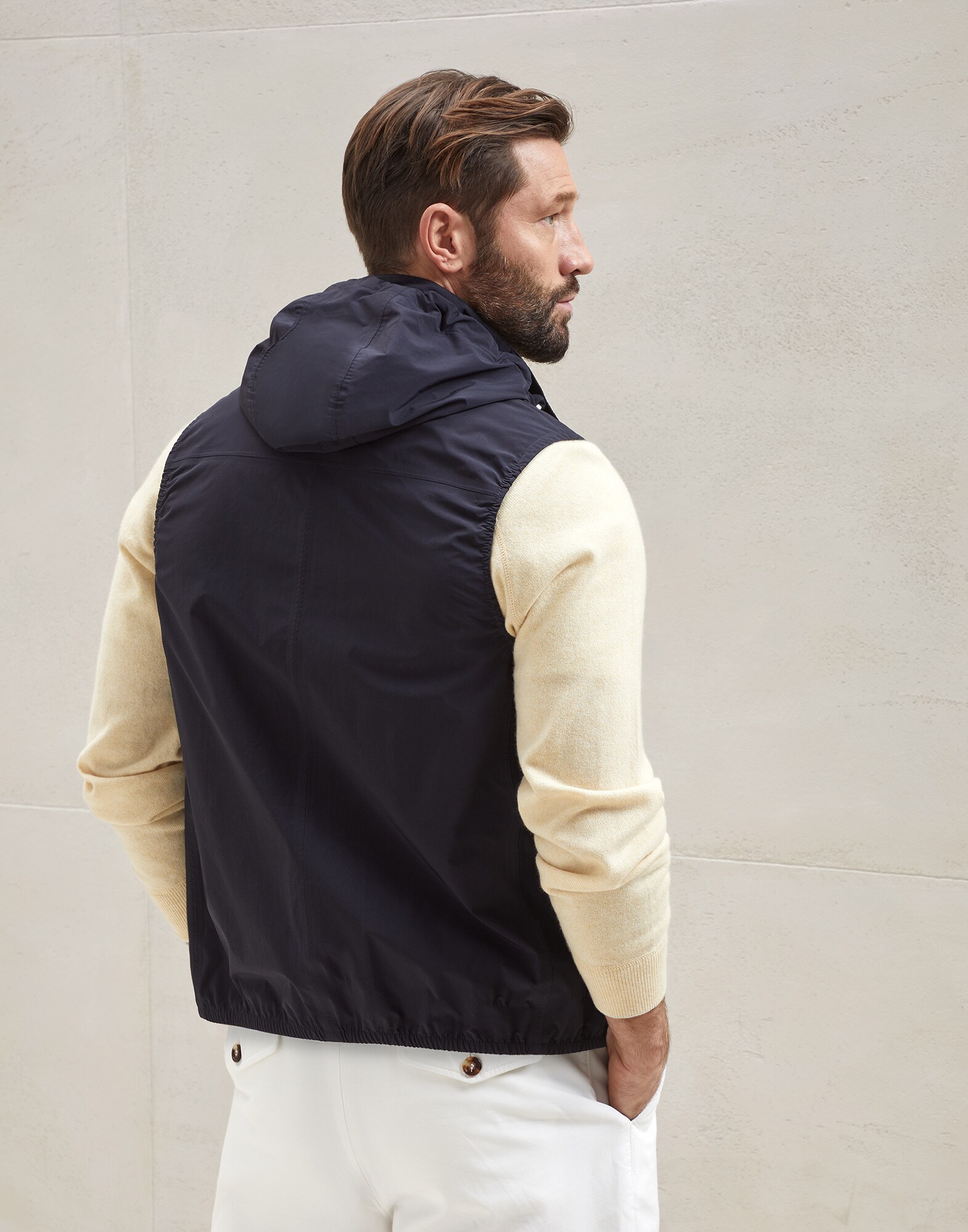 Outerwear - Vista trasera