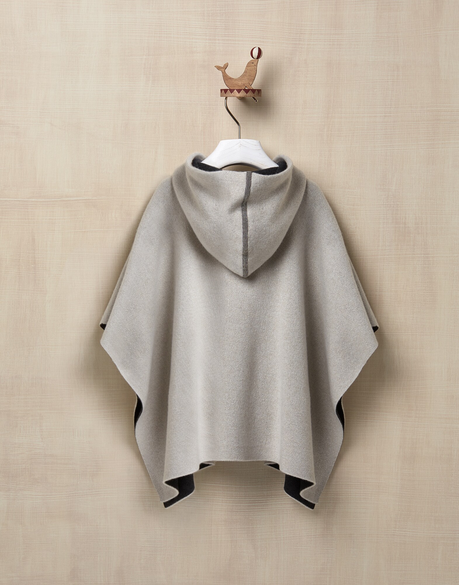 Capes - Back