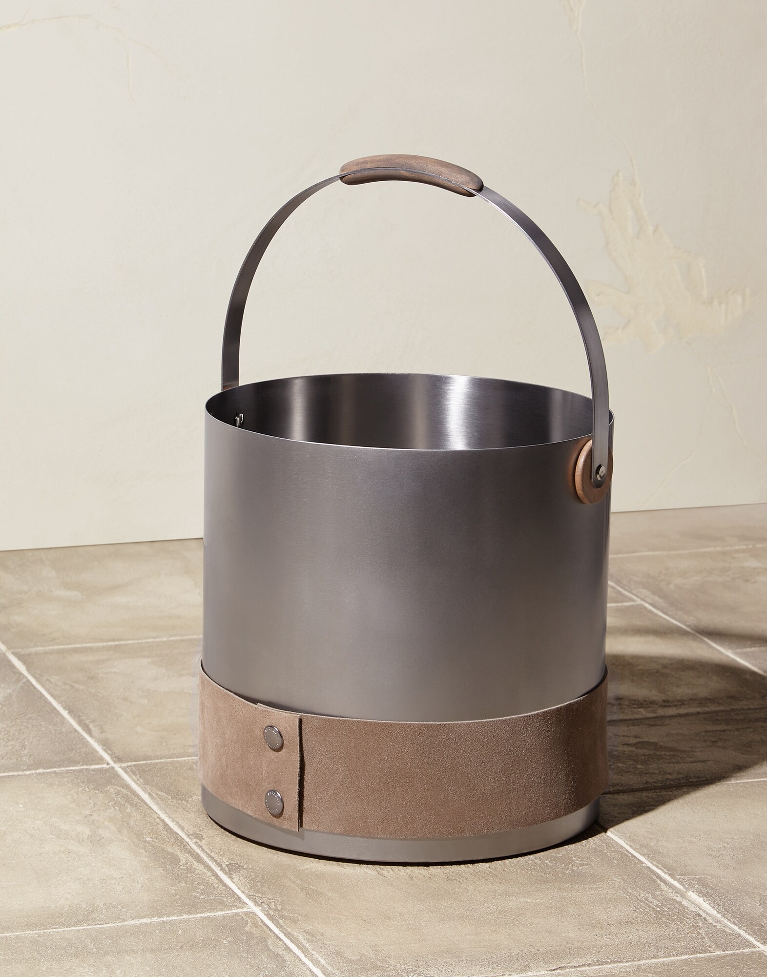 Gardening Accessories - Back view