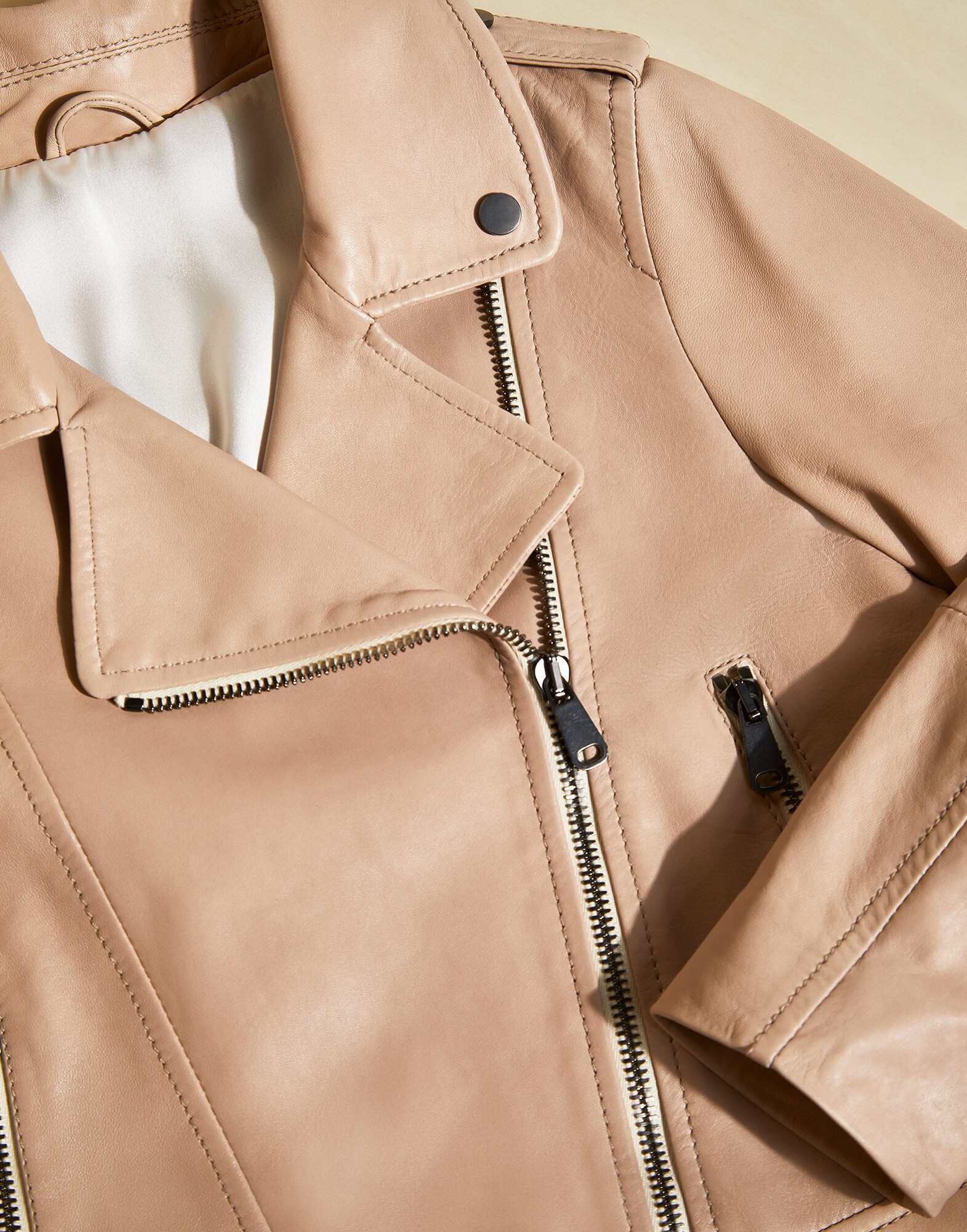 Leather - Detail view