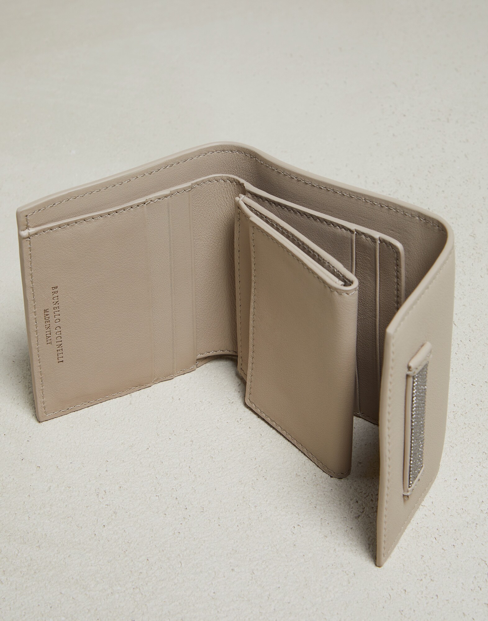 Billetera - Vista look completo