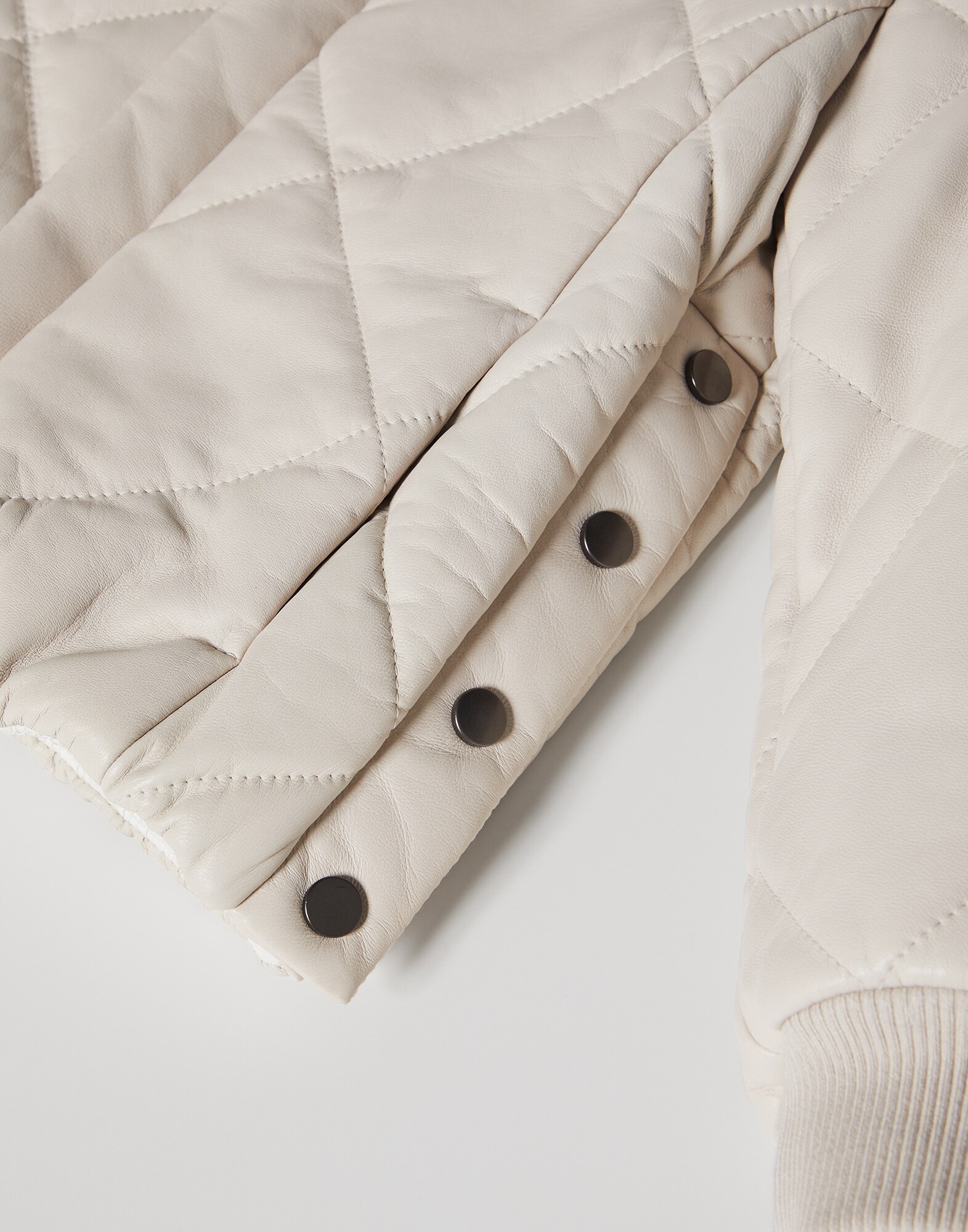 Leather - Detail view