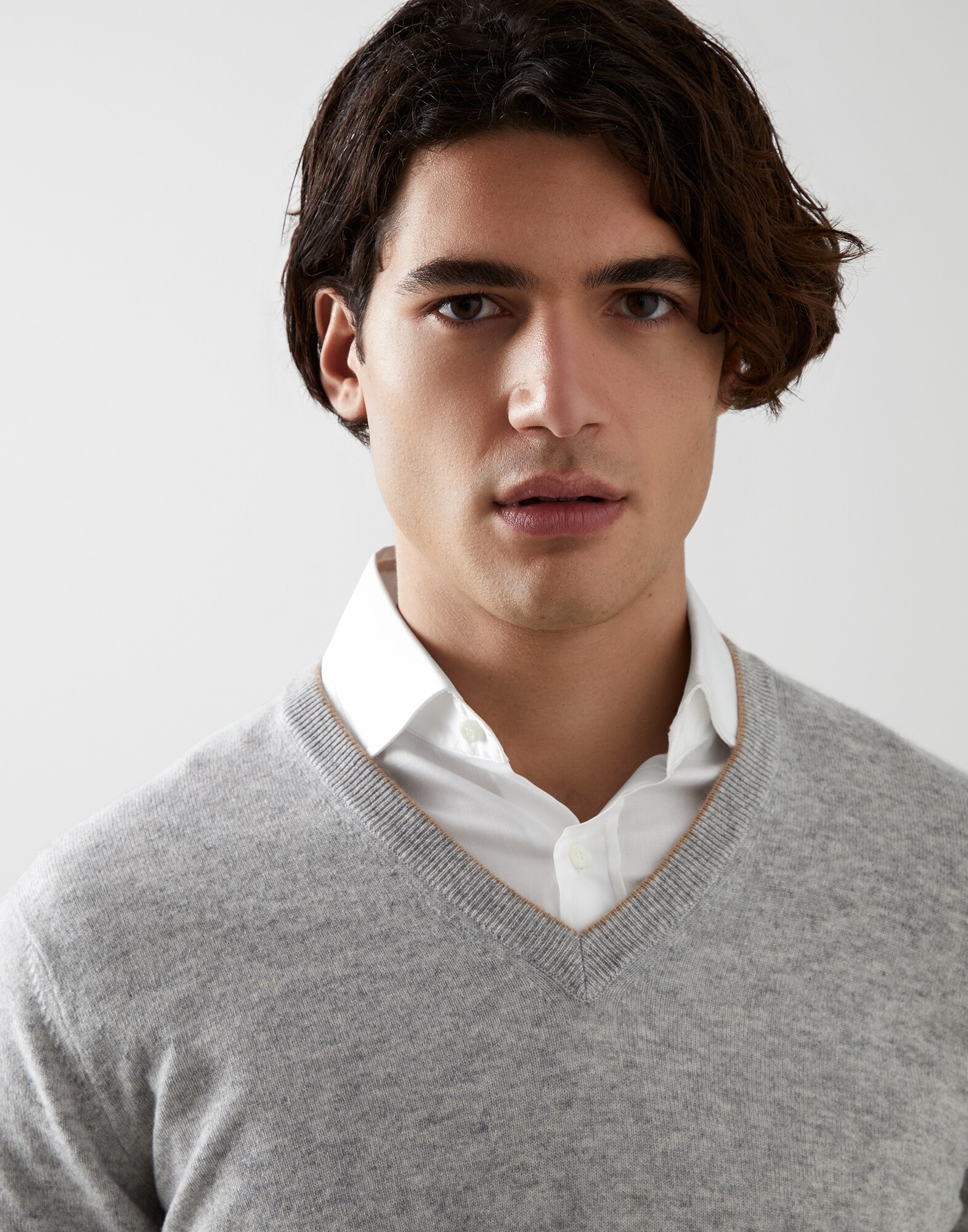 V-neck - Detail view