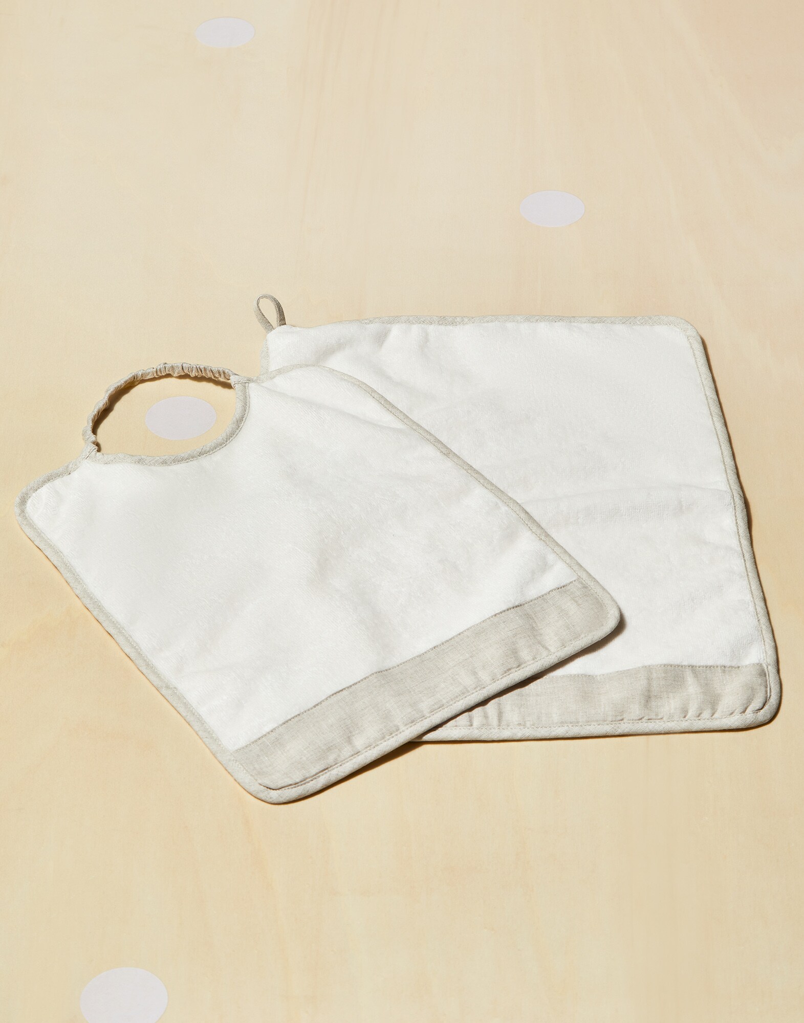 Accessories - Back view