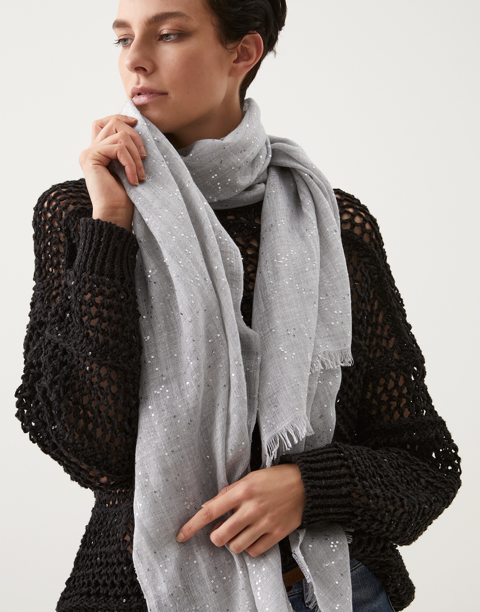 Solid Scarf - Editorial