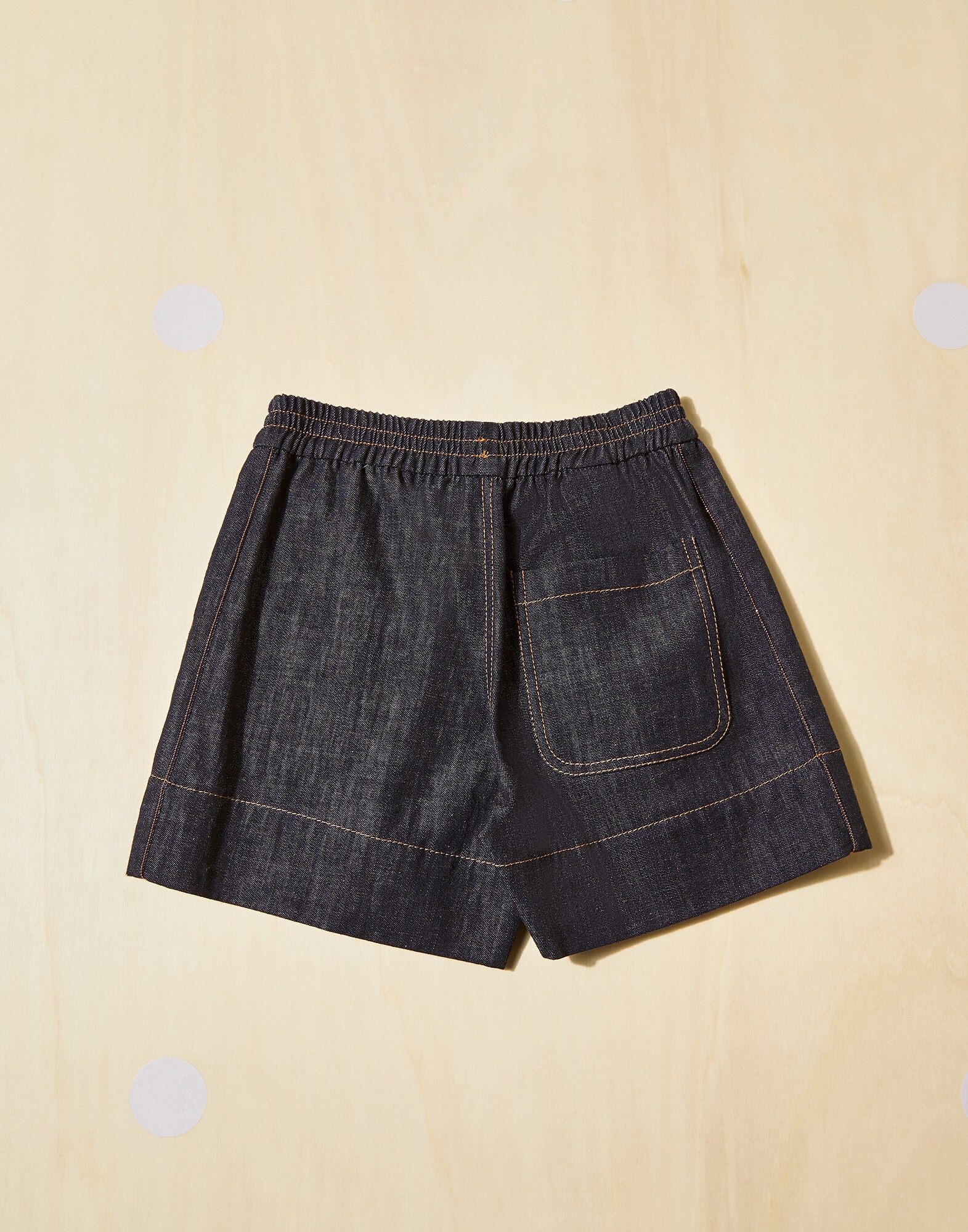Bermuda & Shorts - Back view