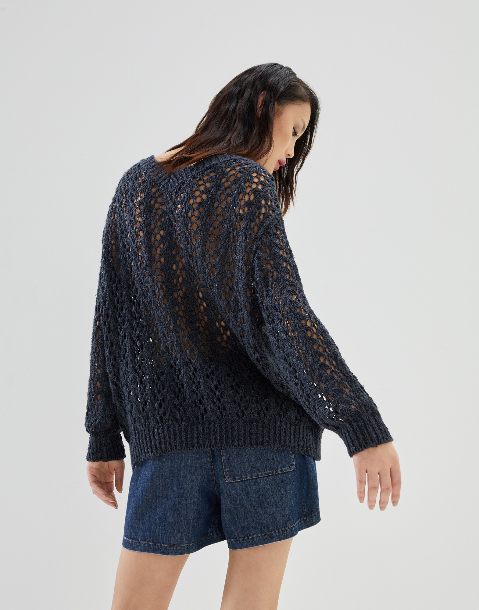 V-neck - Back view