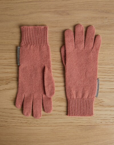 Chapeaux, Bonnets et Gants - Vue frontale