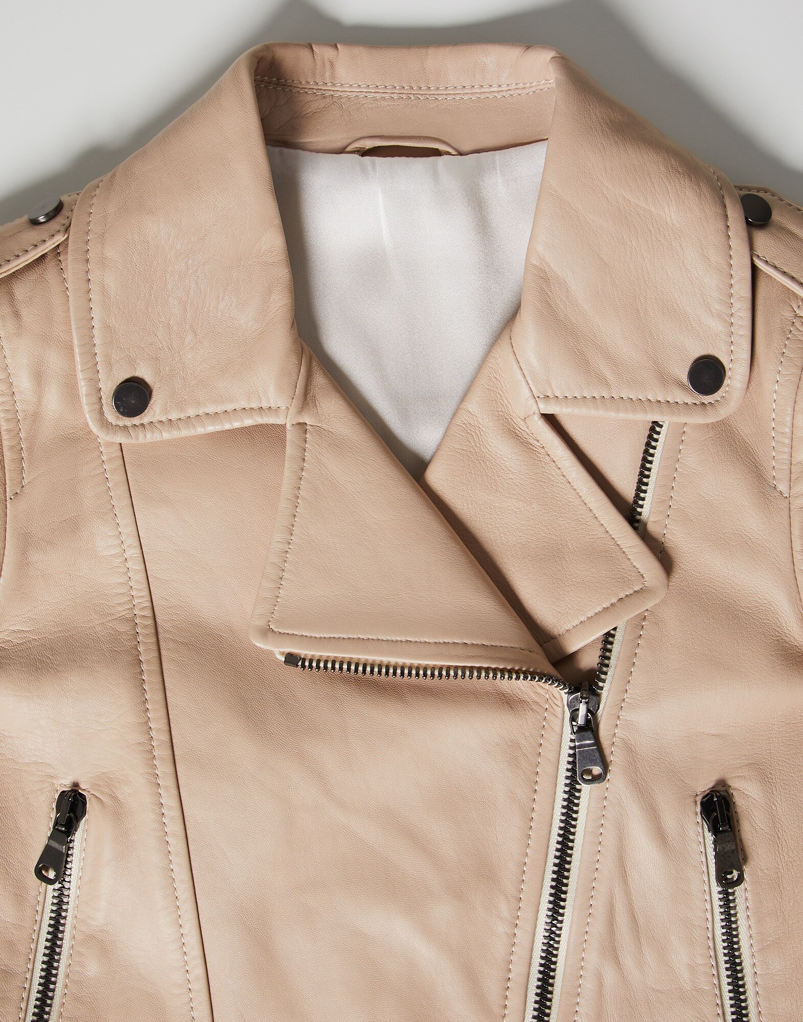 Leather - Detail view