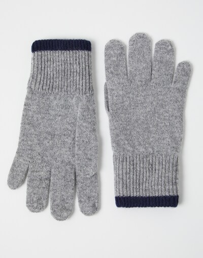 Gloves & Scarves - Front view