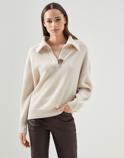 V-neck - Front view