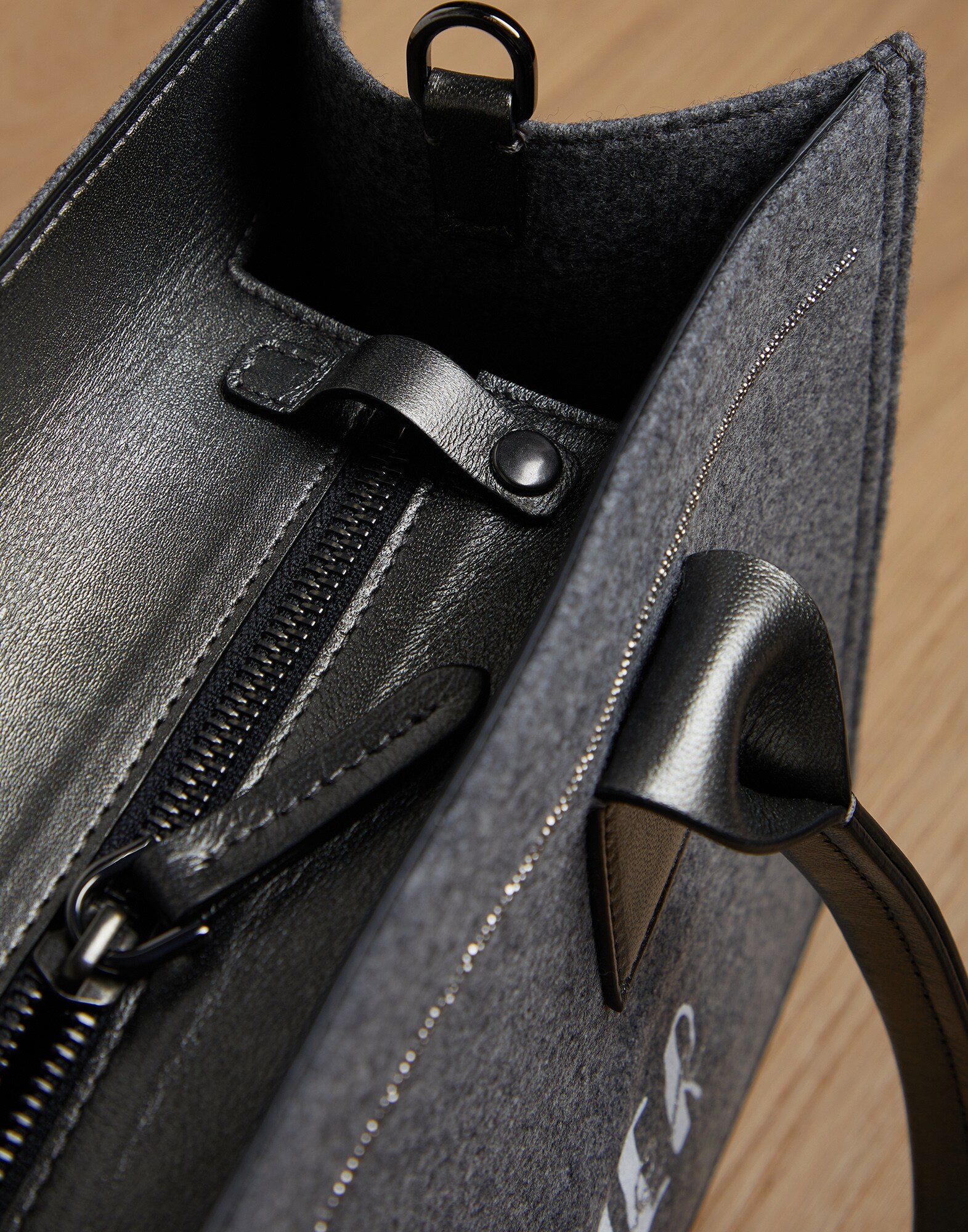Crossbody Bag - Detail view