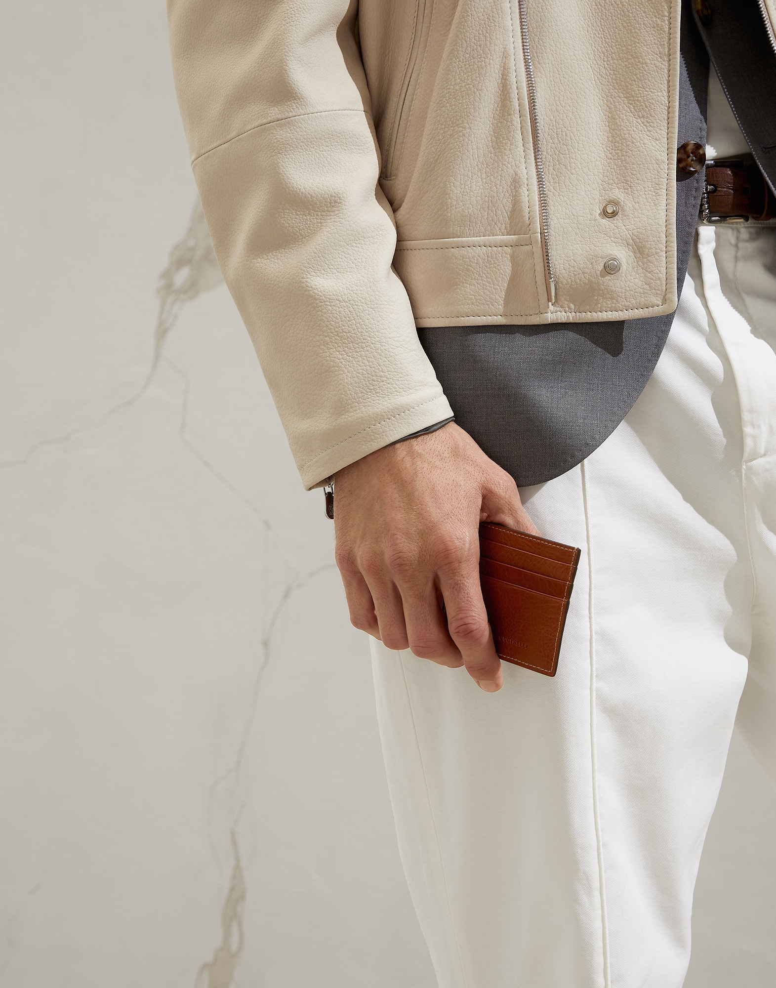 Card Holder - Editorial