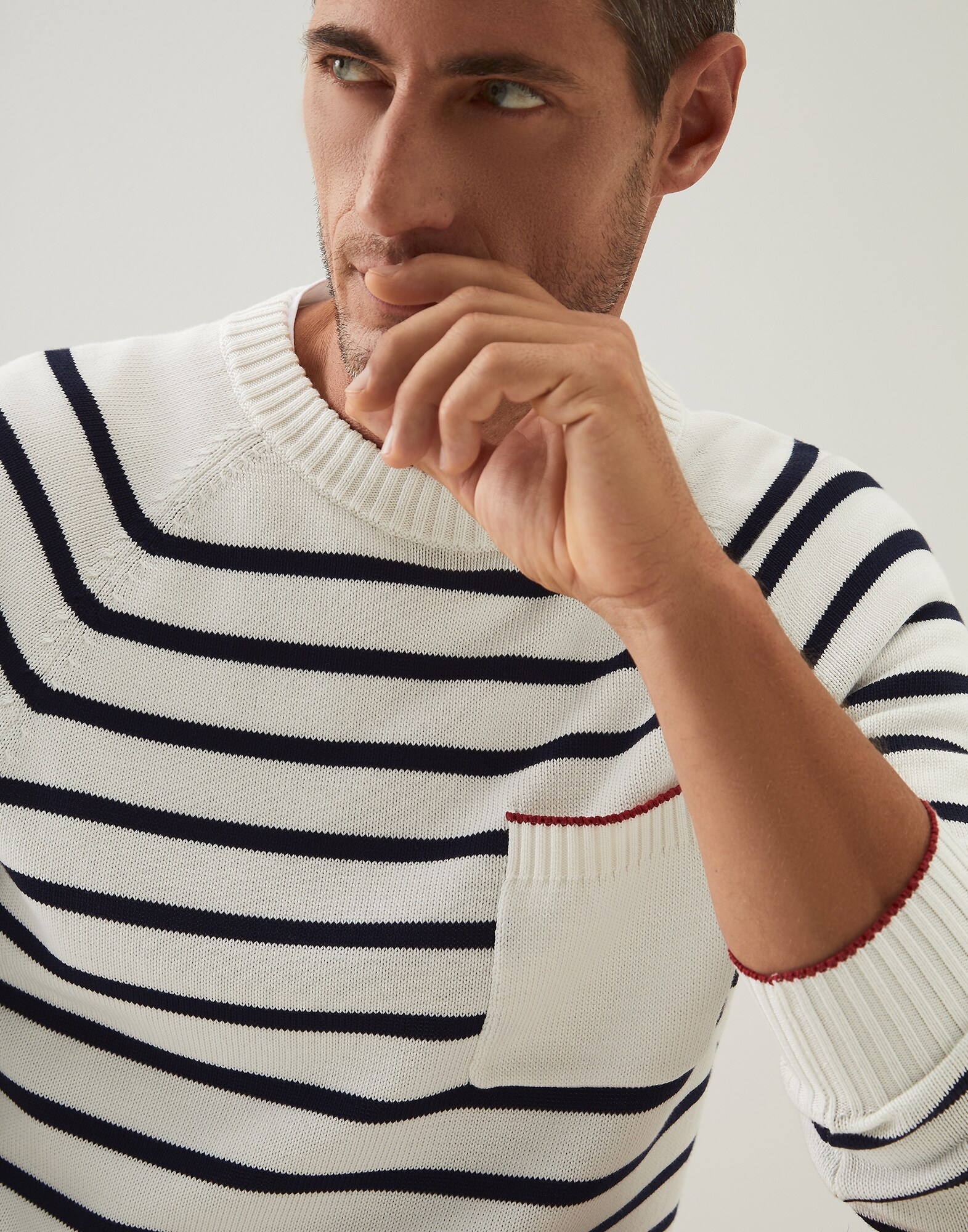 Crewneck - Detail view